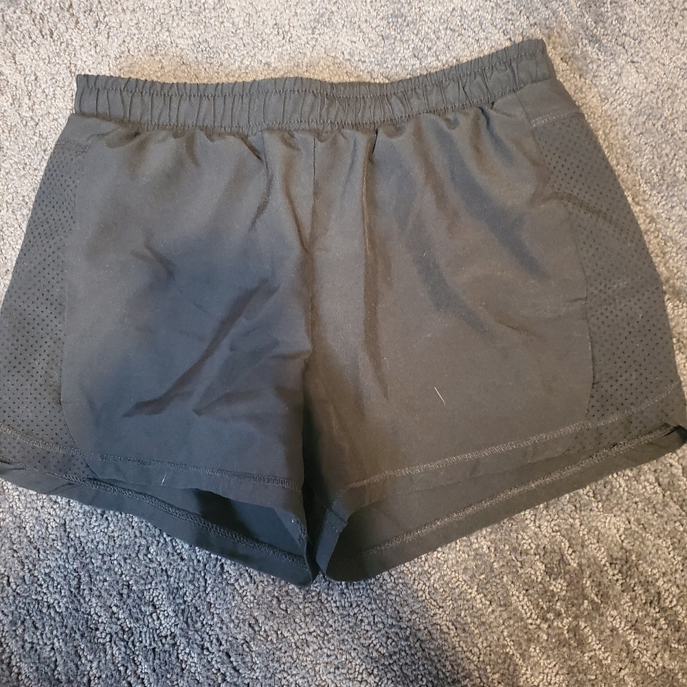 black xersion exercise shorts